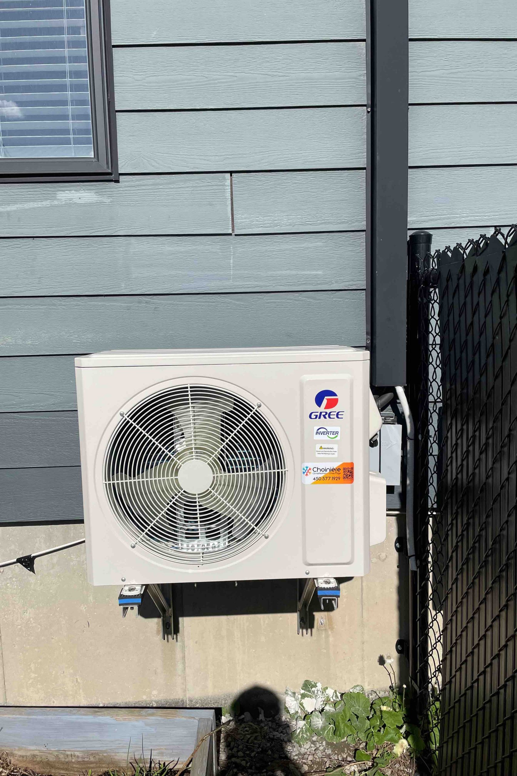 Thermopompe GREE VITA installée à Granby près de la rue Lemieux